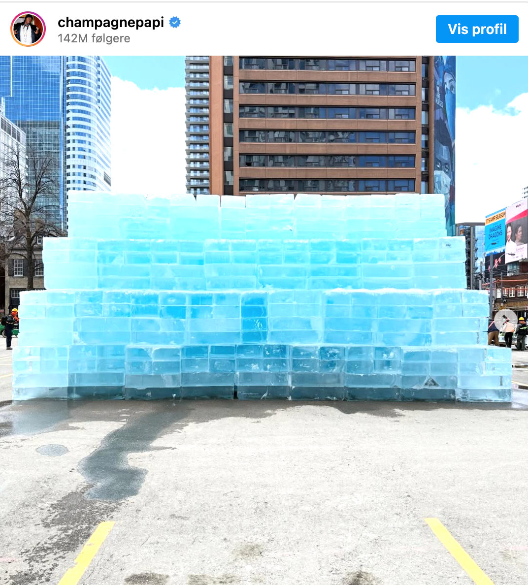 Drake gemmer 'ICEMAN'-dato i isblok i Toronto
